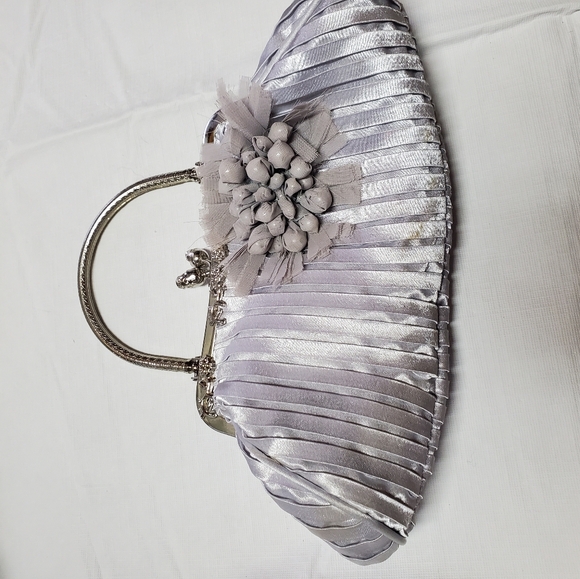 Handbag - Picture 3 of 4